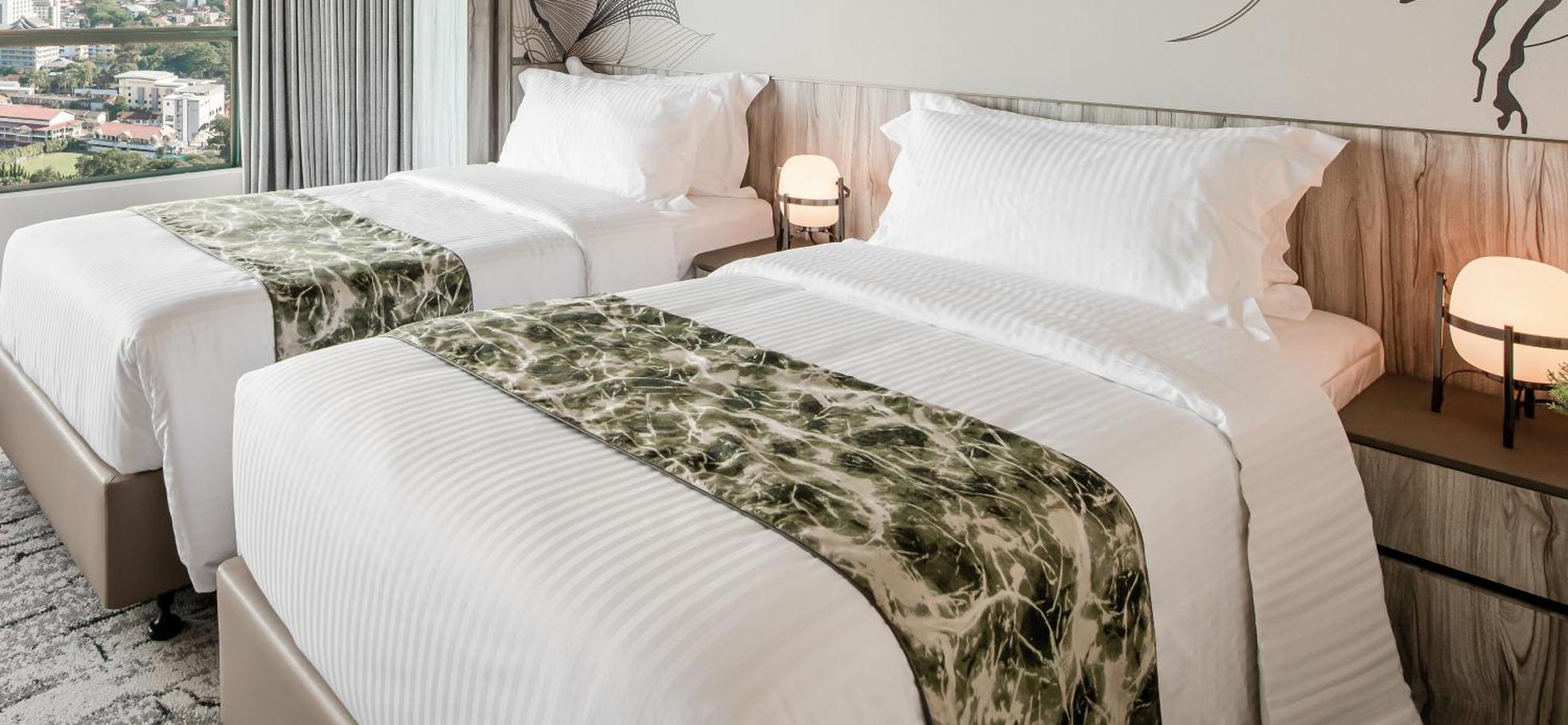 Hotel Ascott Gurney Penang à George Town Extérieur photo A bed runner