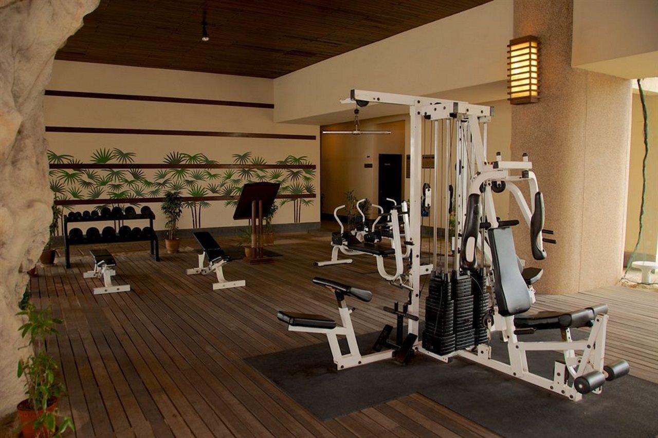 Hotel Ascott Gurney Penang à George Town Extérieur photo The gym at the Taj Bengal
